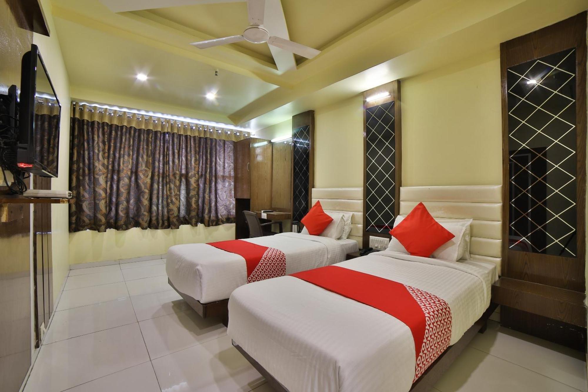Capital O Kalash Residency Ahmedabad Luaran gambar