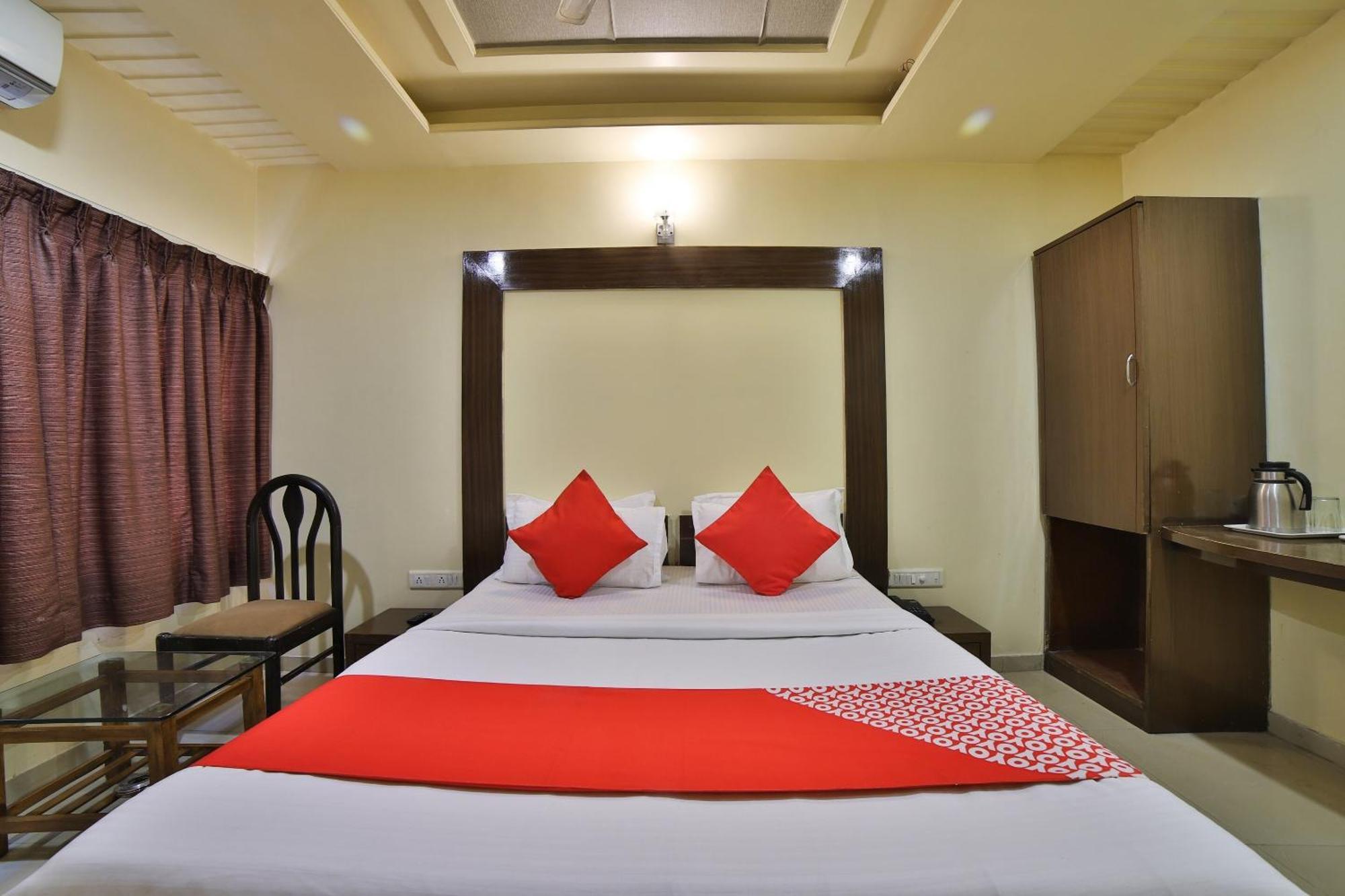 Capital O Kalash Residency Ahmedabad Luaran gambar