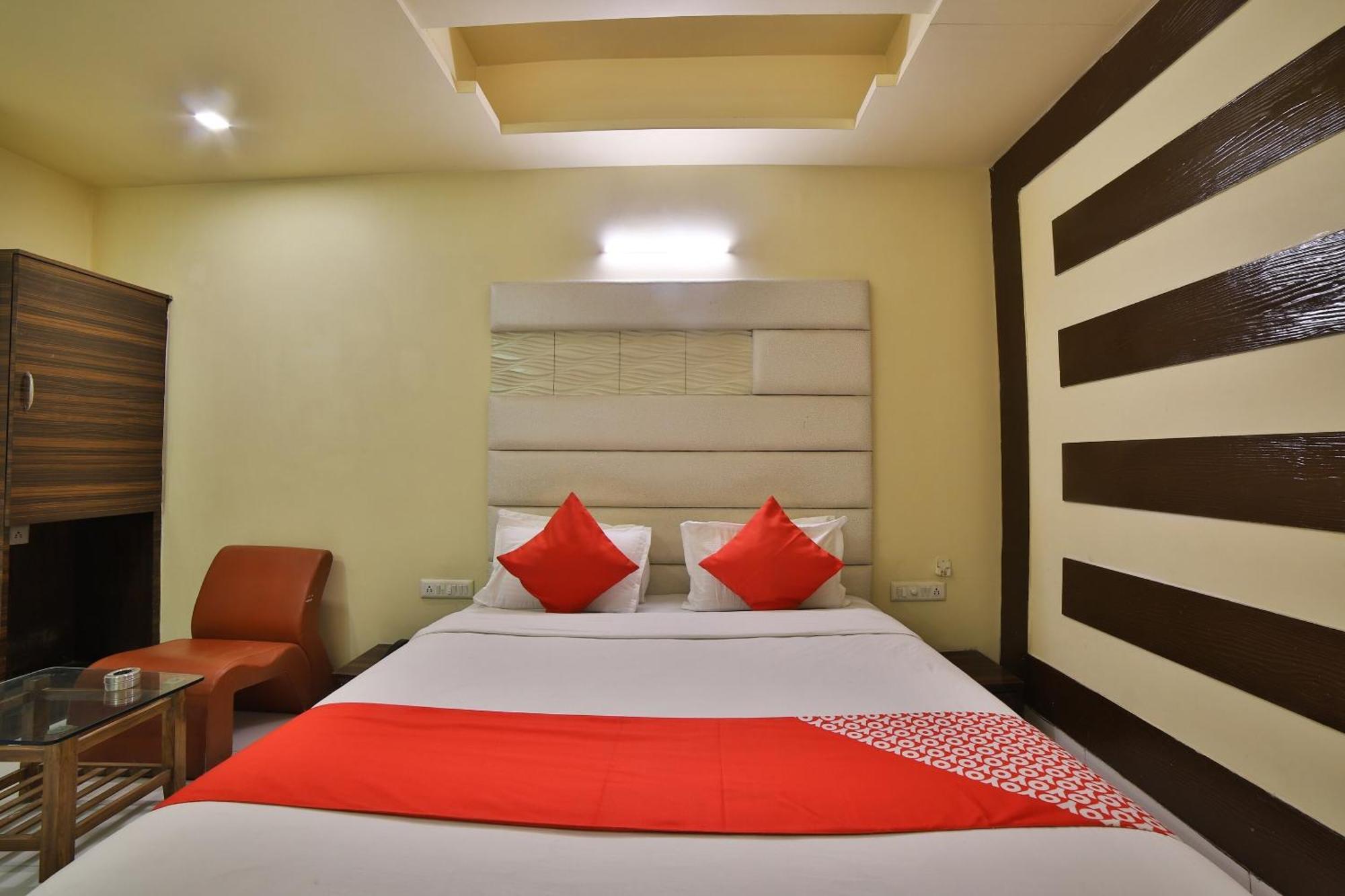 Capital O Kalash Residency Ahmedabad Luaran gambar